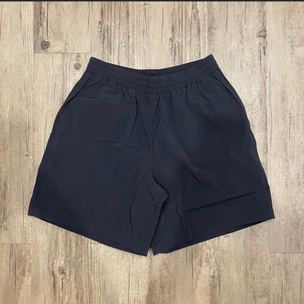 Outdoor voices black shorts 7 in